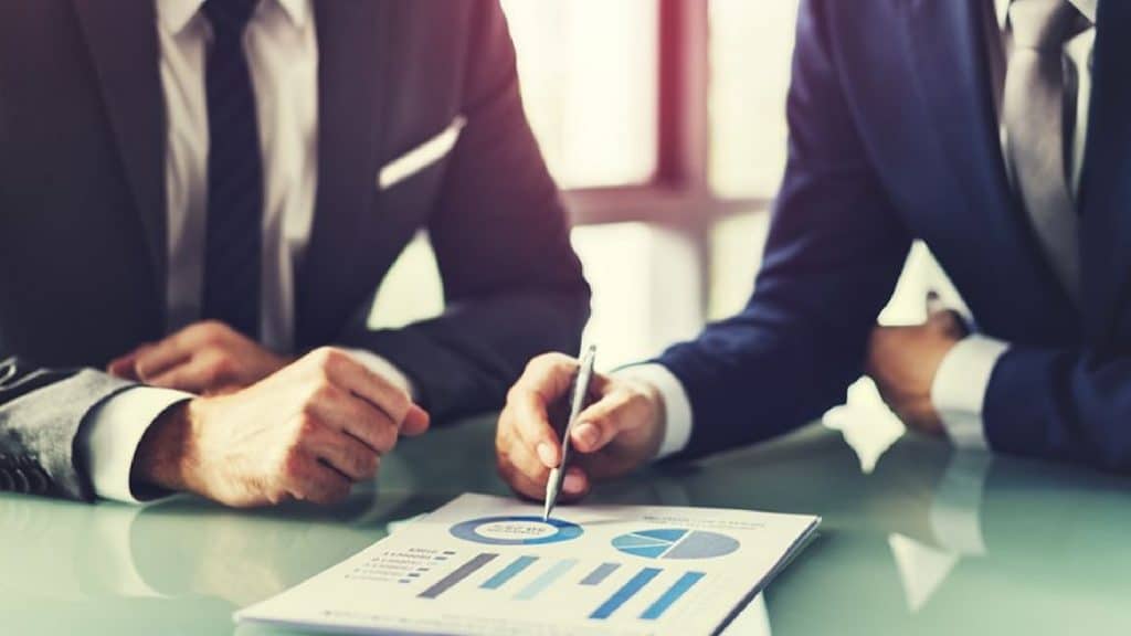 Comercial en Stand en CENTRO COMERCIAL / ESTABLE - 36H. SALARIO FIJO 995€ b/m + COMISIONES